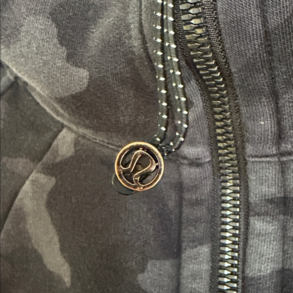 🖤Lululemon Black Camo Scuba Zip-Up Hoodie - Picture 2 of 9